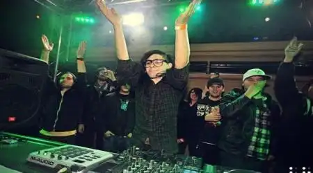 скачать клип Benny Benassi feat. Gary Go - Cinema