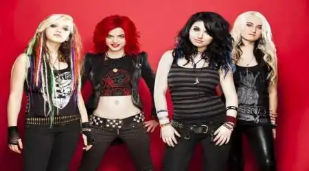 Cherri Bomb - Too Many Faces