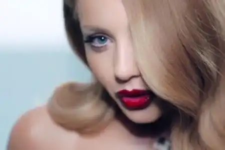 скачать клип Тина Кароль - Мы не останемся друзьями