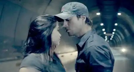 скачать клип Enrique Iglesias - Bailando