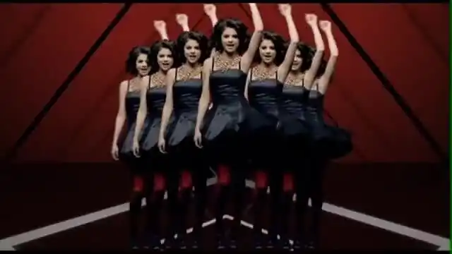 скачать клип Selena Gomez and The Scene - Naturally