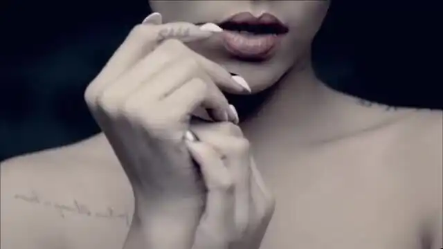 скачать клип Rihanna - You Da One