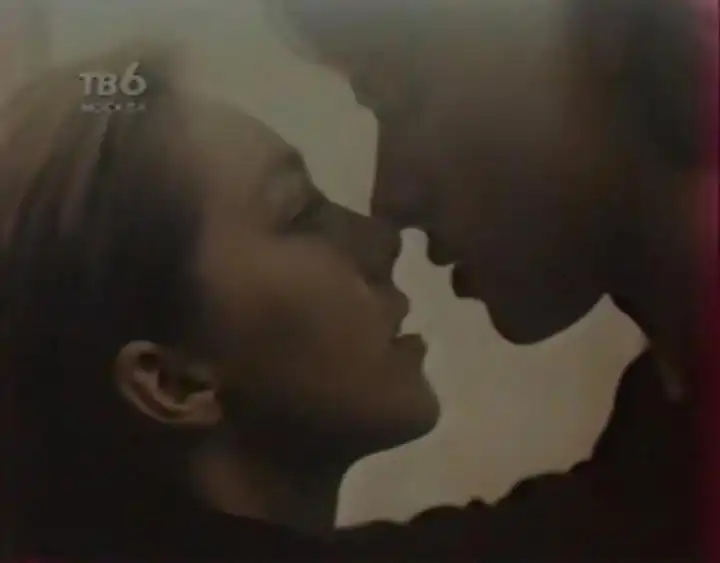 скачать клип Яна - Голубь