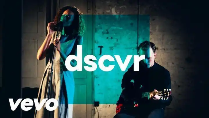 скачать клип JONES - Hoops - Live