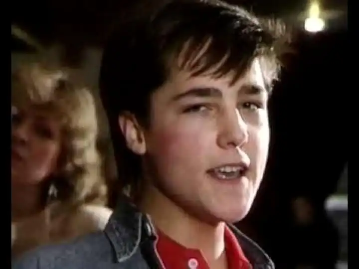 скачать клип Юра Шатунов - Белые розы