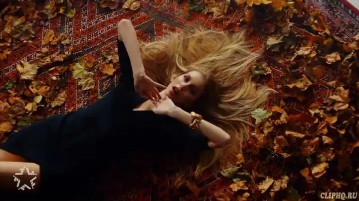 Sasha Holiday - Chameleon