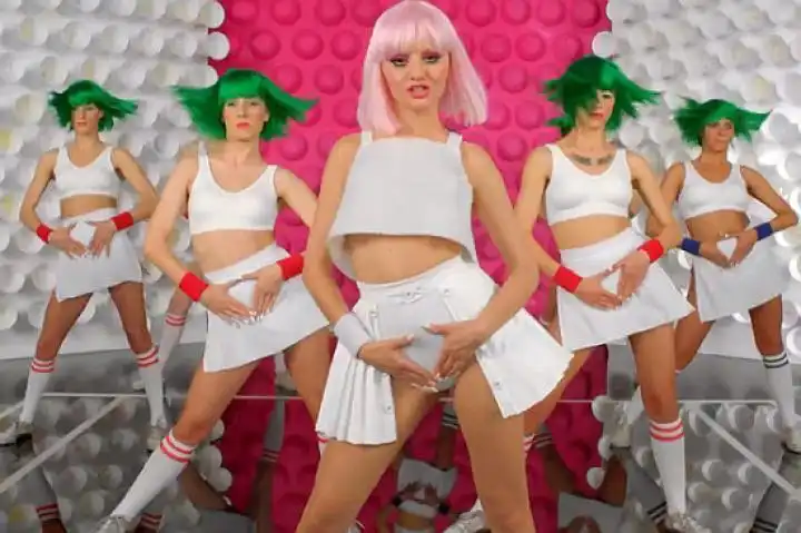 скачать клип Alexandra Stan - Cherry Pop