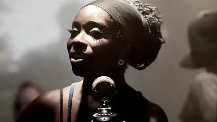 Simply Falling - Iyeoka