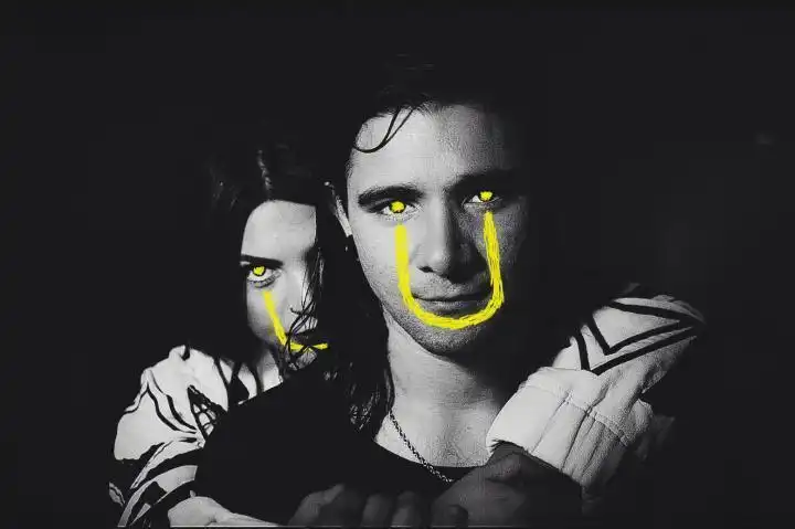 скачать клип Skrillex and Diplo feat. Kai - Mind