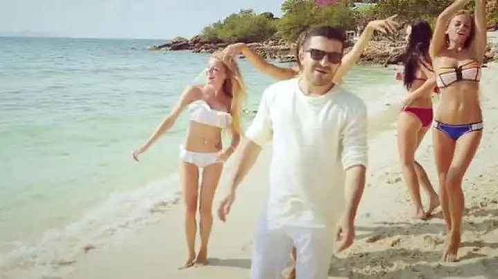 скачать клип Bahh Tee - Джаная-Джаная