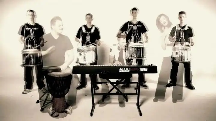 скачать клип Shaun Canon ft. Lindsay Aline - If You Save Me