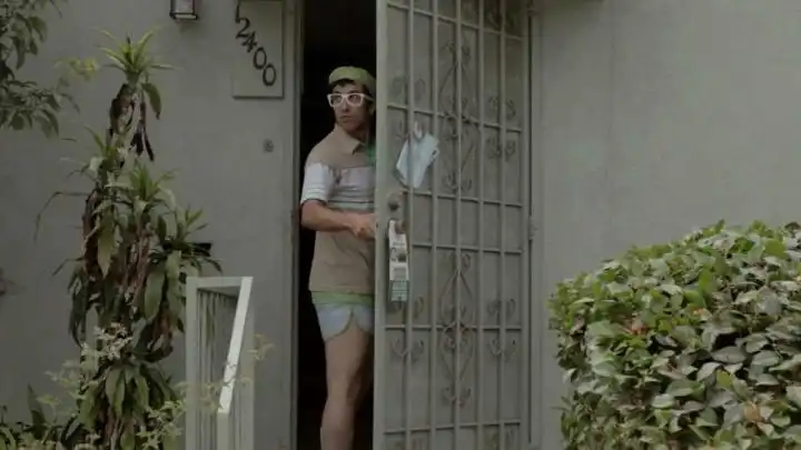 скачать клип Avicii ft. Lenny Kravitz - Superlove