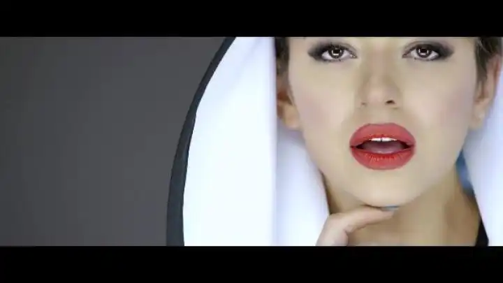 скачать клип Giulia - Ochii tai