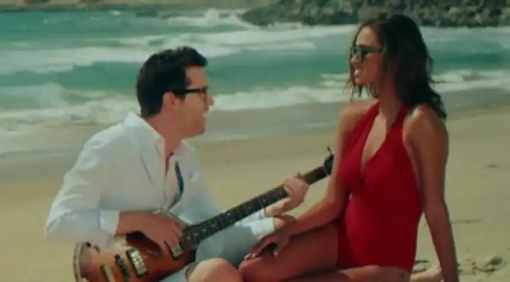 скачать клип Mayer Hawthorne - No Strings