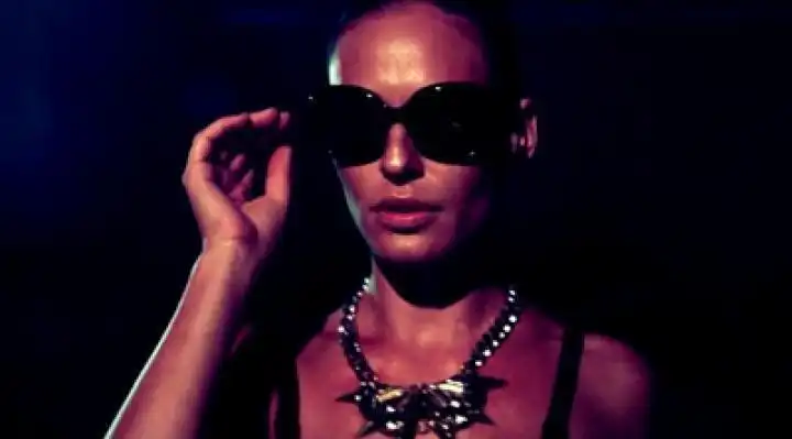 скачать клип Alexander Brown ft. Szhirley - Sidste Gang