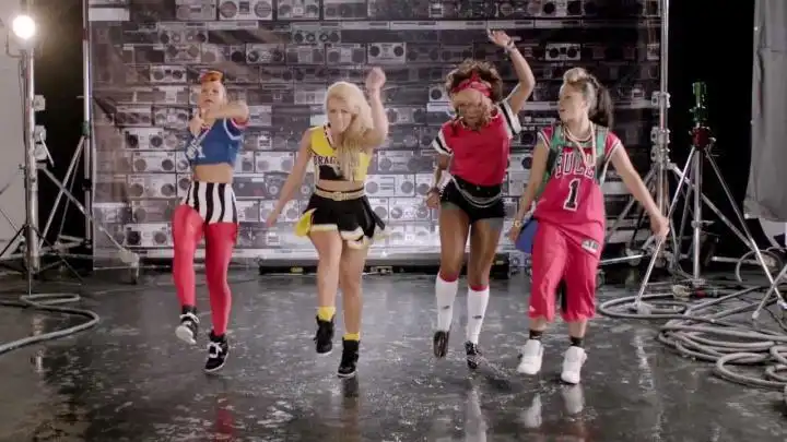 скачать клип Vida - Boombox