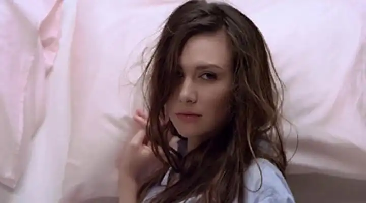 скачать клип Ella - Бессонница