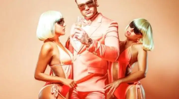 скачать клип Riff Raff - Carlos Slim