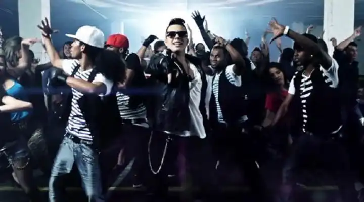 скачать клип Rivera ft. Amna and Obie-P - Hey Ho