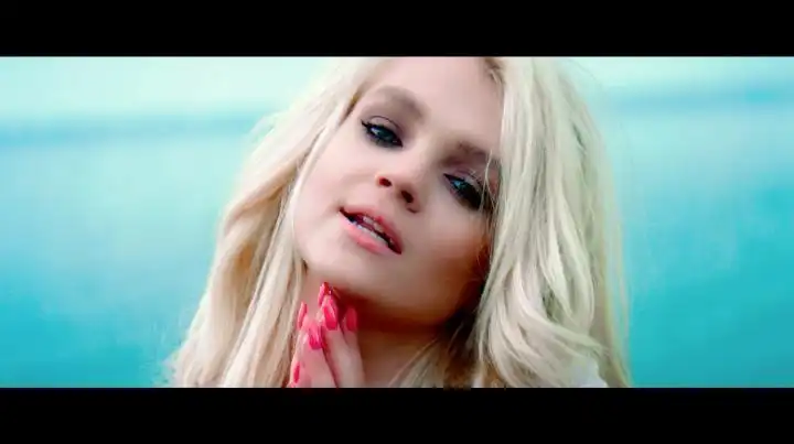 скачать клип Margaret - Cool Me Down