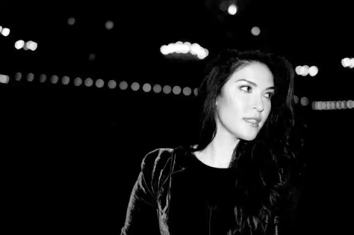 скачать клип Kristina Train - Dark Black