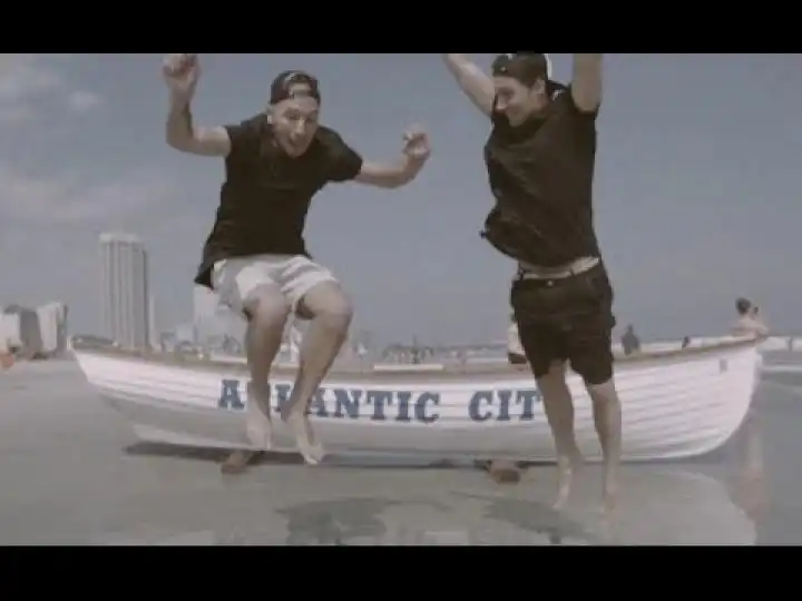 скачать клип Matisse and Sadko - Memories