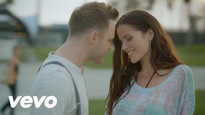 скачать клип Olly Murs ft. Chiddy Bang - Heart Skips A Beat