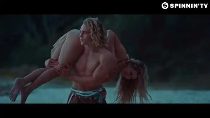 скачать клип Blasterjaxx - The Silmarillia