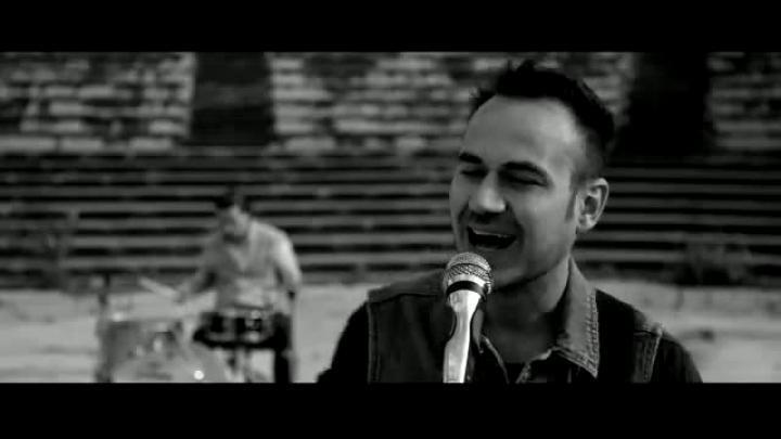 The Amsterdams - Girl, You're Frightened (Ilegitim O.S.T.)