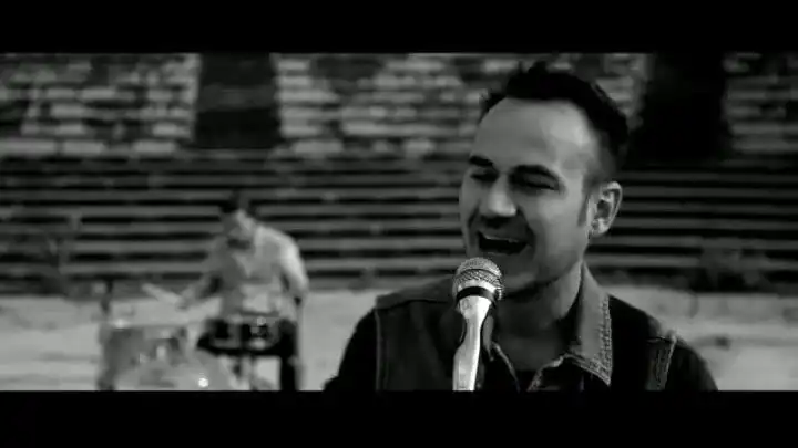 The Amsterdams - Girl, You're Frightened (Ilegitim O.S.T.)