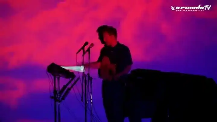 скачать клип Patrick Baker - Call Me Up