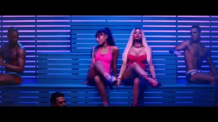 Ariana Grande - Side to Side ft. Nicki Minaj