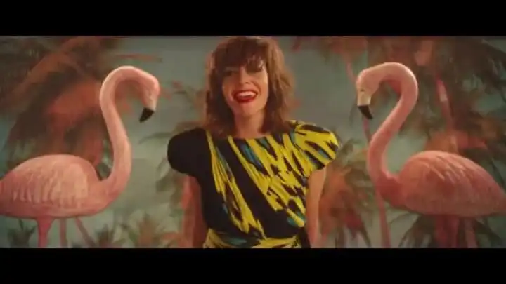 скачать клип Klein - Beat By Beat