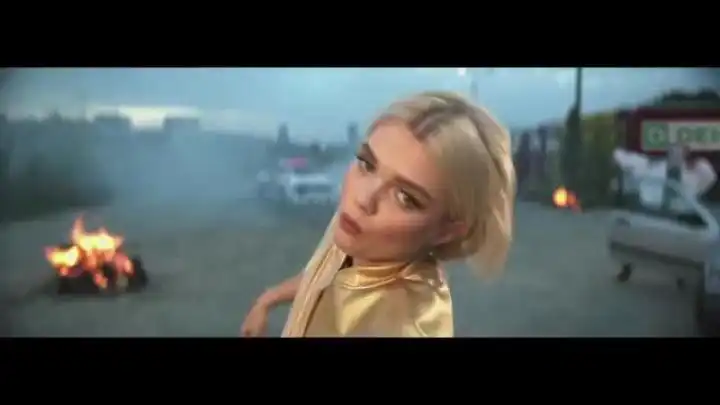 скачать клип Margaret - Elephant