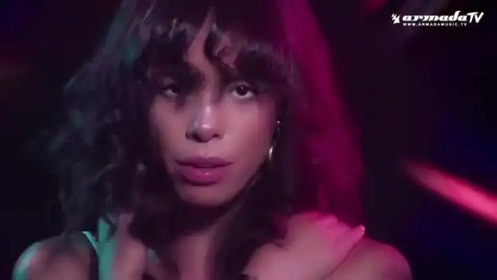 Pyramids In Paris x David Zowie ft. Esty Leone - Main Attraction