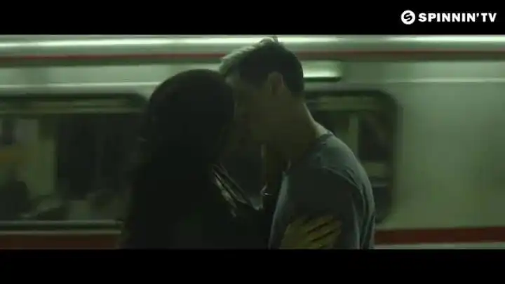 скачать клип CADE - Make You Feel Loved