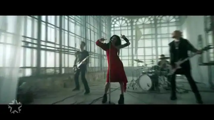 Кроу - Немножко Влюбленная