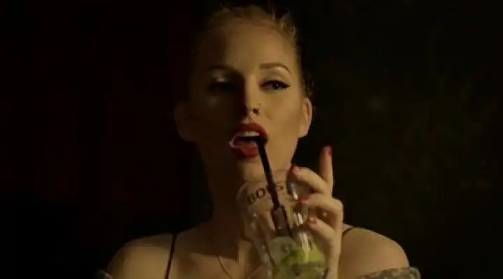 Kallay Saunders - Grind