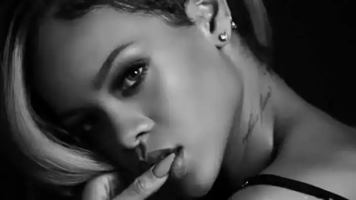 скачать клип Rihanna - Sex With Me