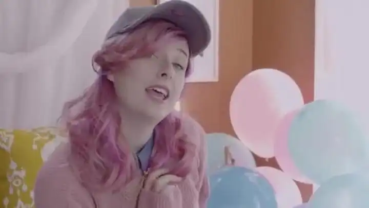 скачать клип Tessa Violet - Not Over You