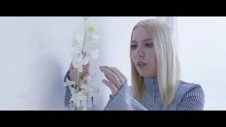 скачать клип Austra - Utopia