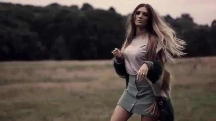 скачать клип Alice Olivia - Wings Like Yours