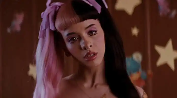 скачать клип Melanie Martinez - Pacify Her