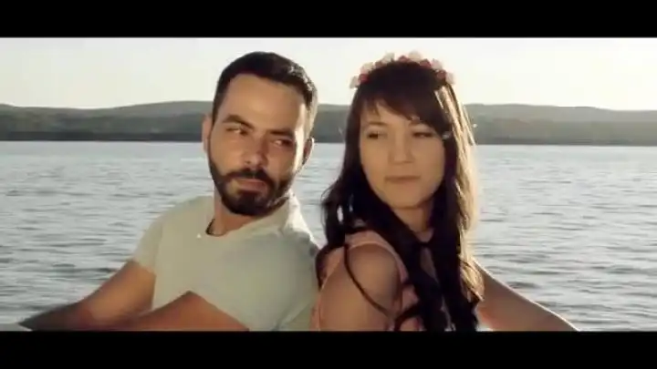 Laura Arabo - Carousel