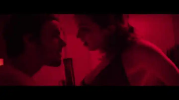 скачать клип DJ Snake ft. Justin Bieber - Let Me Love You(Official)