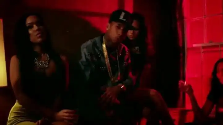 скачать клип DJ Drama ft. Tyga, Wale, Roscoe Dash - So Many Girls