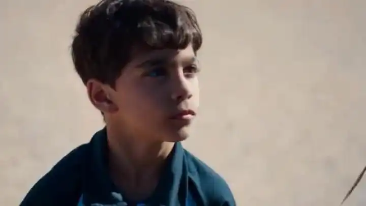 скачать клип Major Lazer and Showtek - Believer