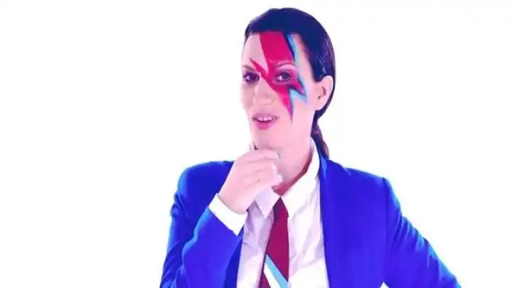 скачать клип Laura Pausini - Culpable