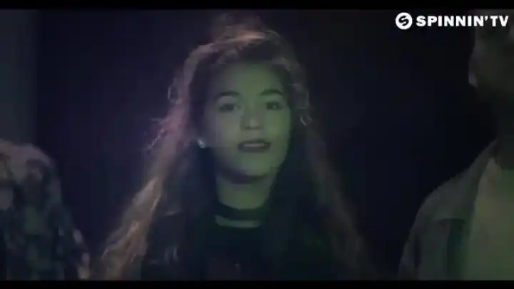 скачать клип Trobi ft. Junglebae - In The Studio