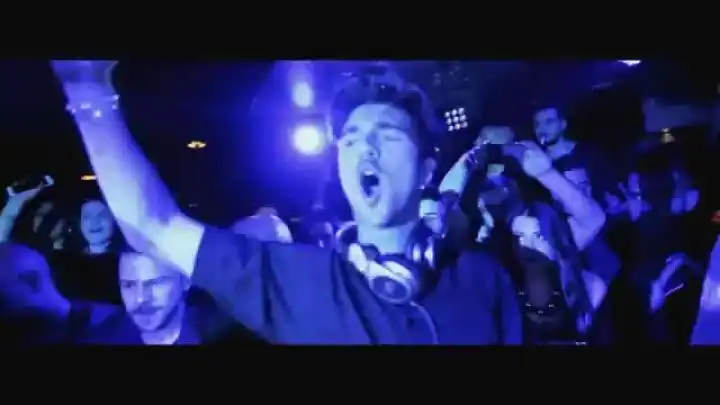 скачать клип Andrea Damante - Next To You